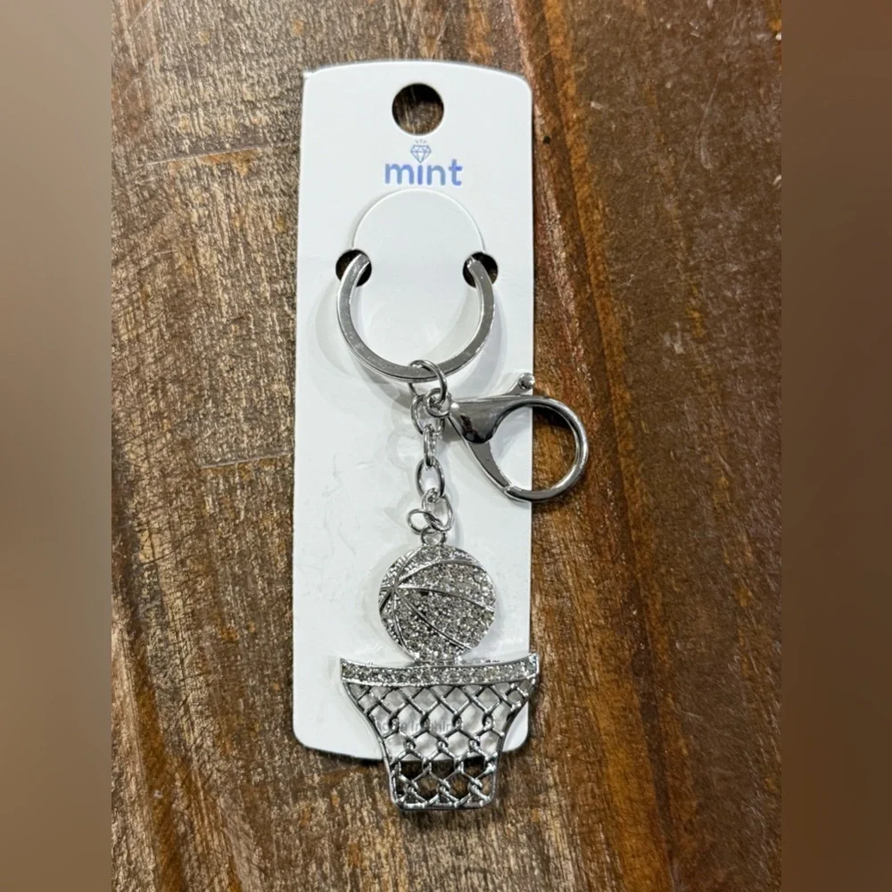 Ⓜ️Basketball Hoop Bag CharmKeychain Gold Tone with Rhinestones New on Card
